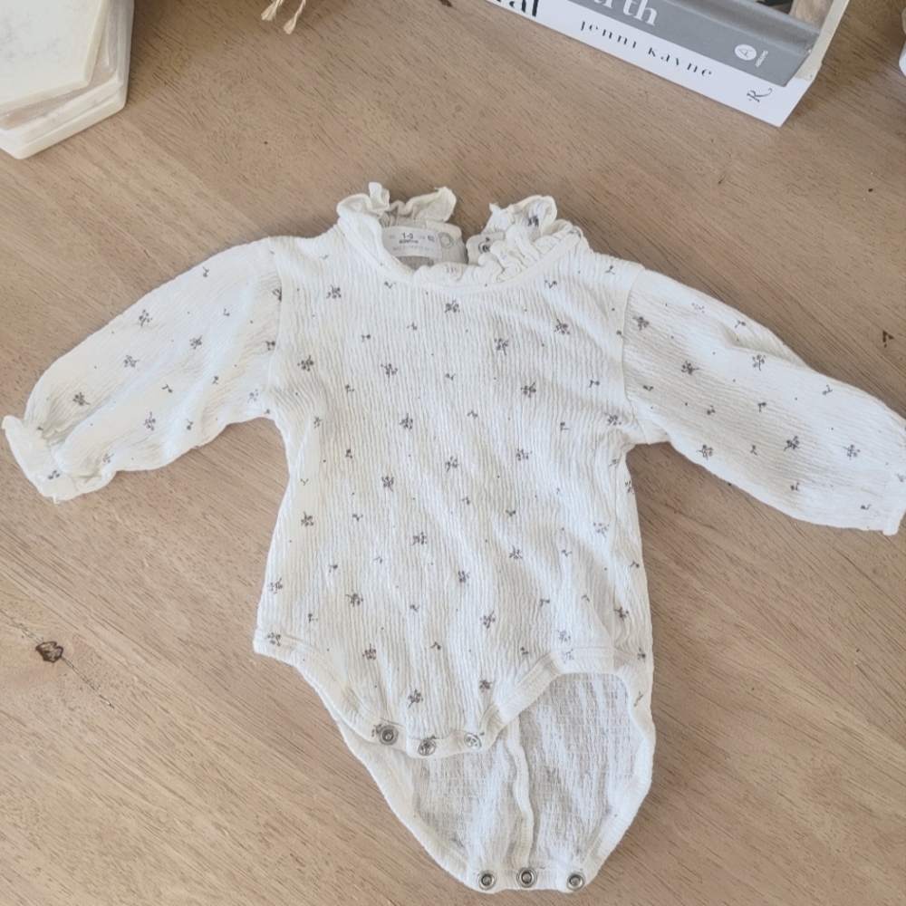ZARA 1-3 Month Onsie